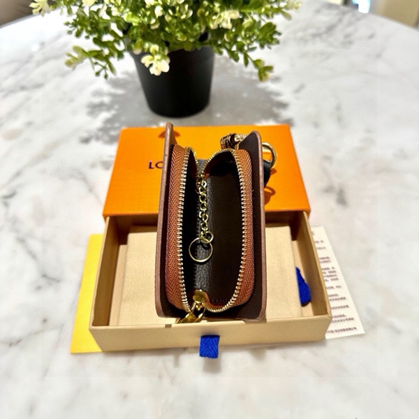 ブランドキーホルダー角部分ディテール